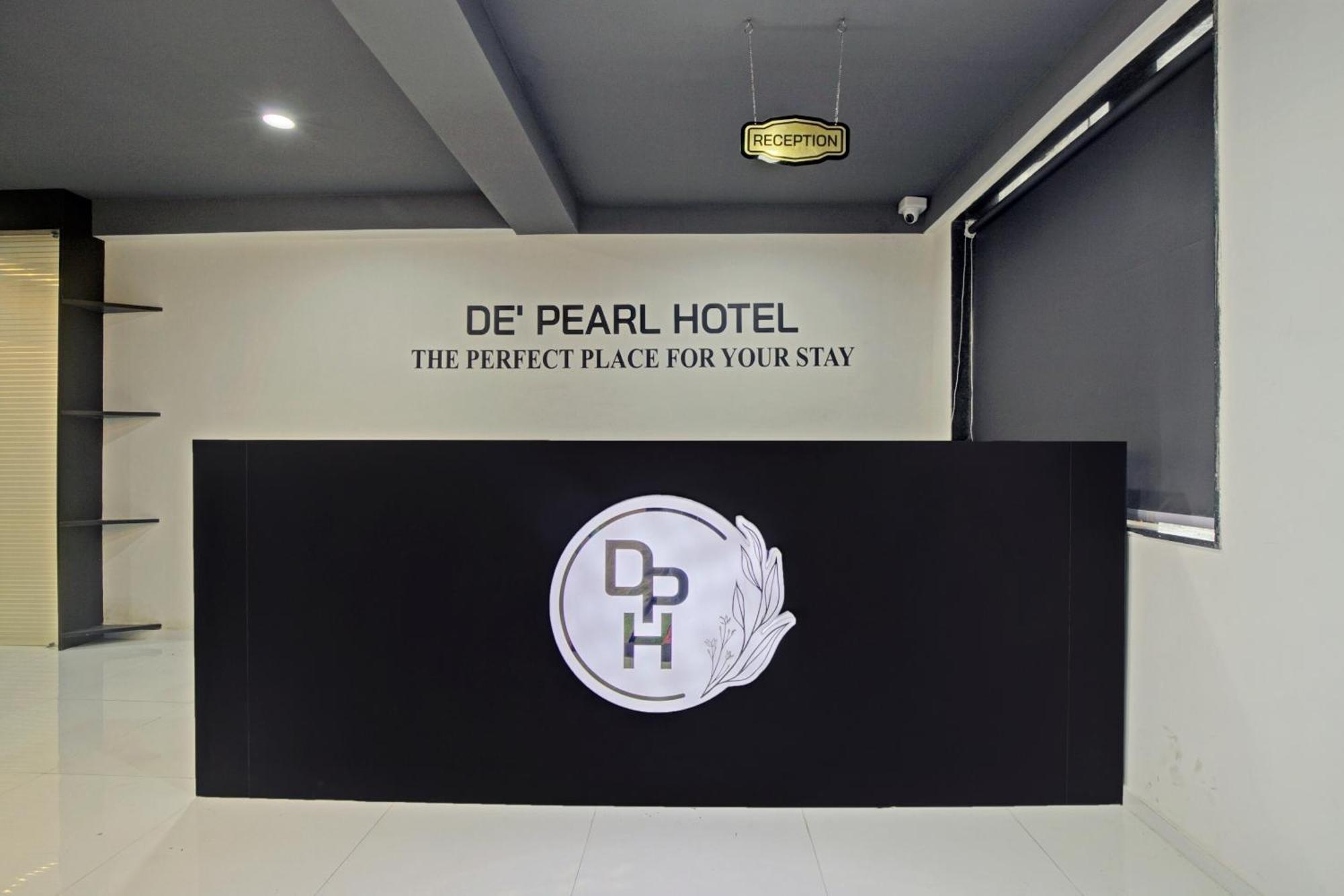 Collection O De'Pearl Hotel Surat Exterior foto